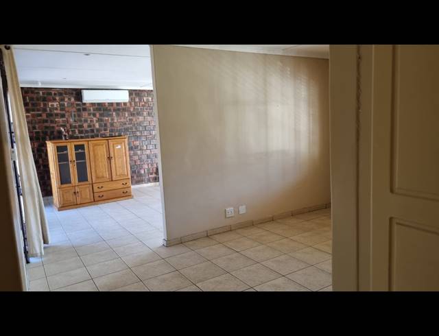 3 BEDROOM HOUSE FOR SALE IN MEER EN SEE